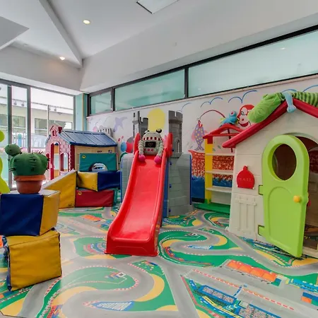 Nevada Ξενοδοχείο Μπελάρια-Ιτζέα Μαρίνα